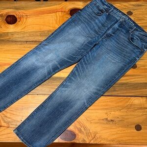 Men’s American Eagle Outfitters Blue Wash Straight Jeans